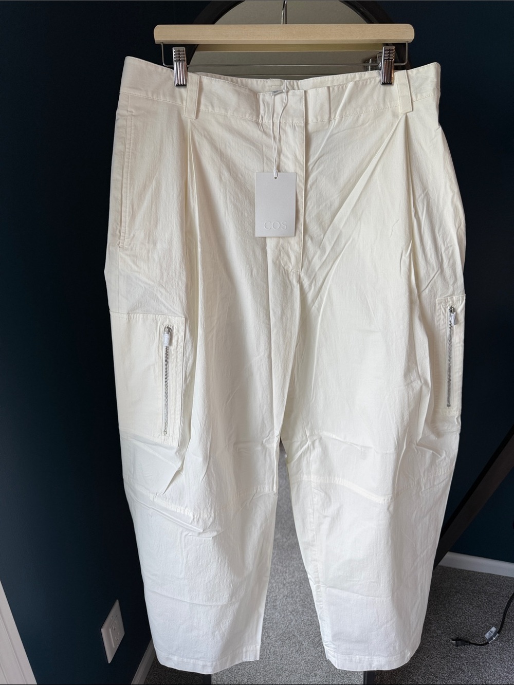 COS NWT Women’s ivory Barrel Utility Pants with Zip Pockets